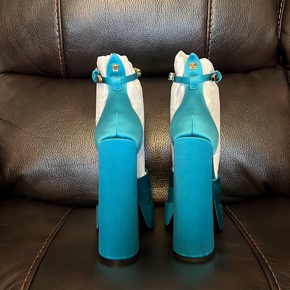 SALE!!! Versace Medusa aevitas satin silk platform pumps heels NEW - Picture 5 of 7